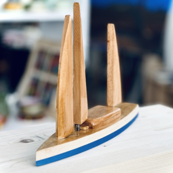 Ισορροπία στον Άνεμο -Ιστιοφόρο από οξιά 